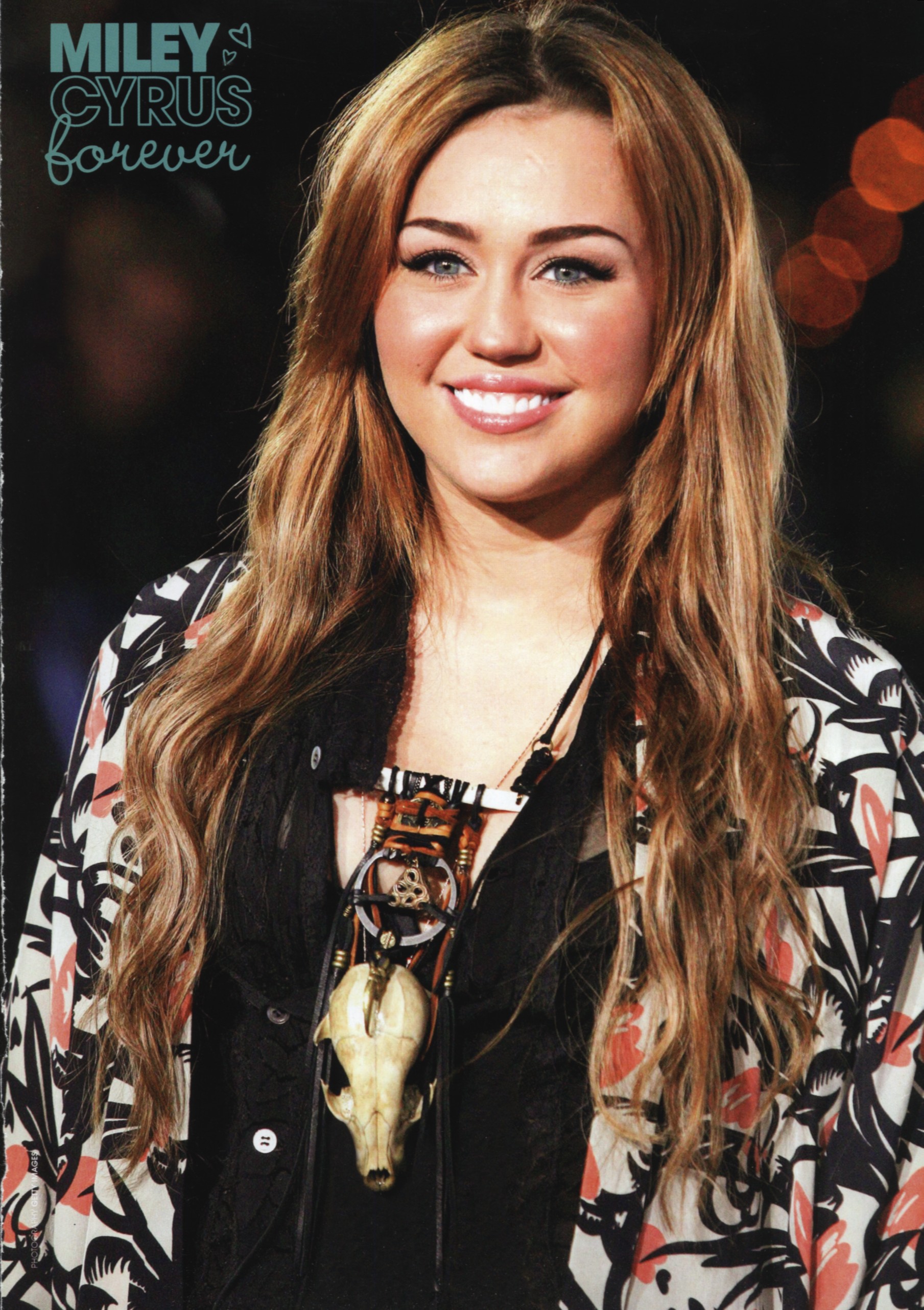 Miley Cyrus Kosty 555 info 0014