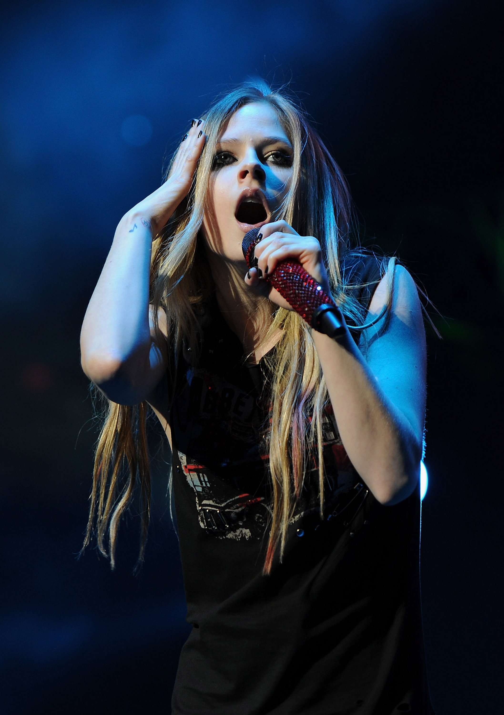Avril Lavigne celebboardnet blogspot com 3