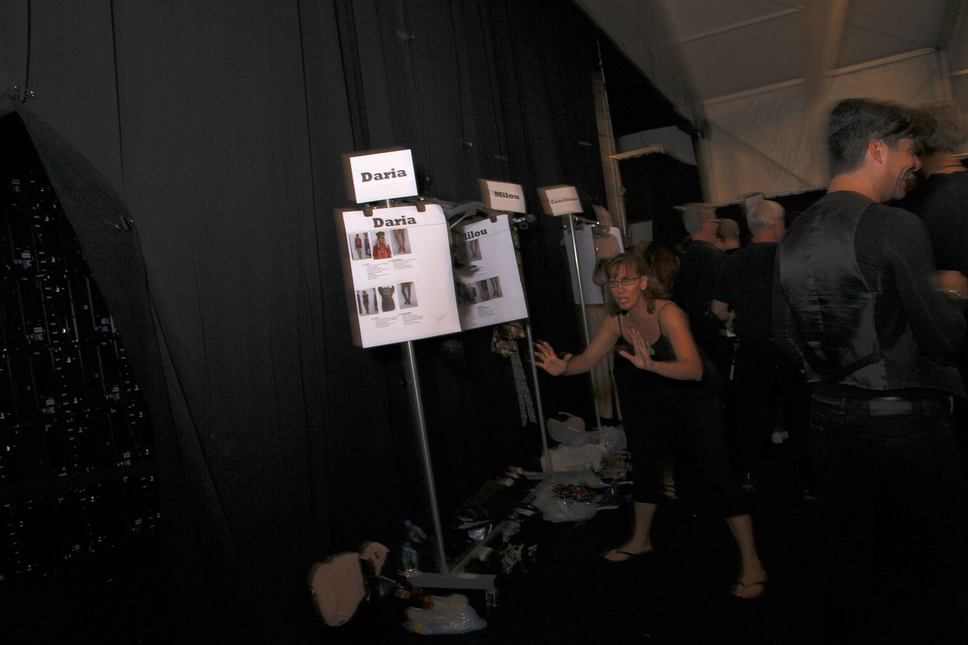 Anna Sui Spring 2012 Backstage Ir LRLK 6 j FHYx