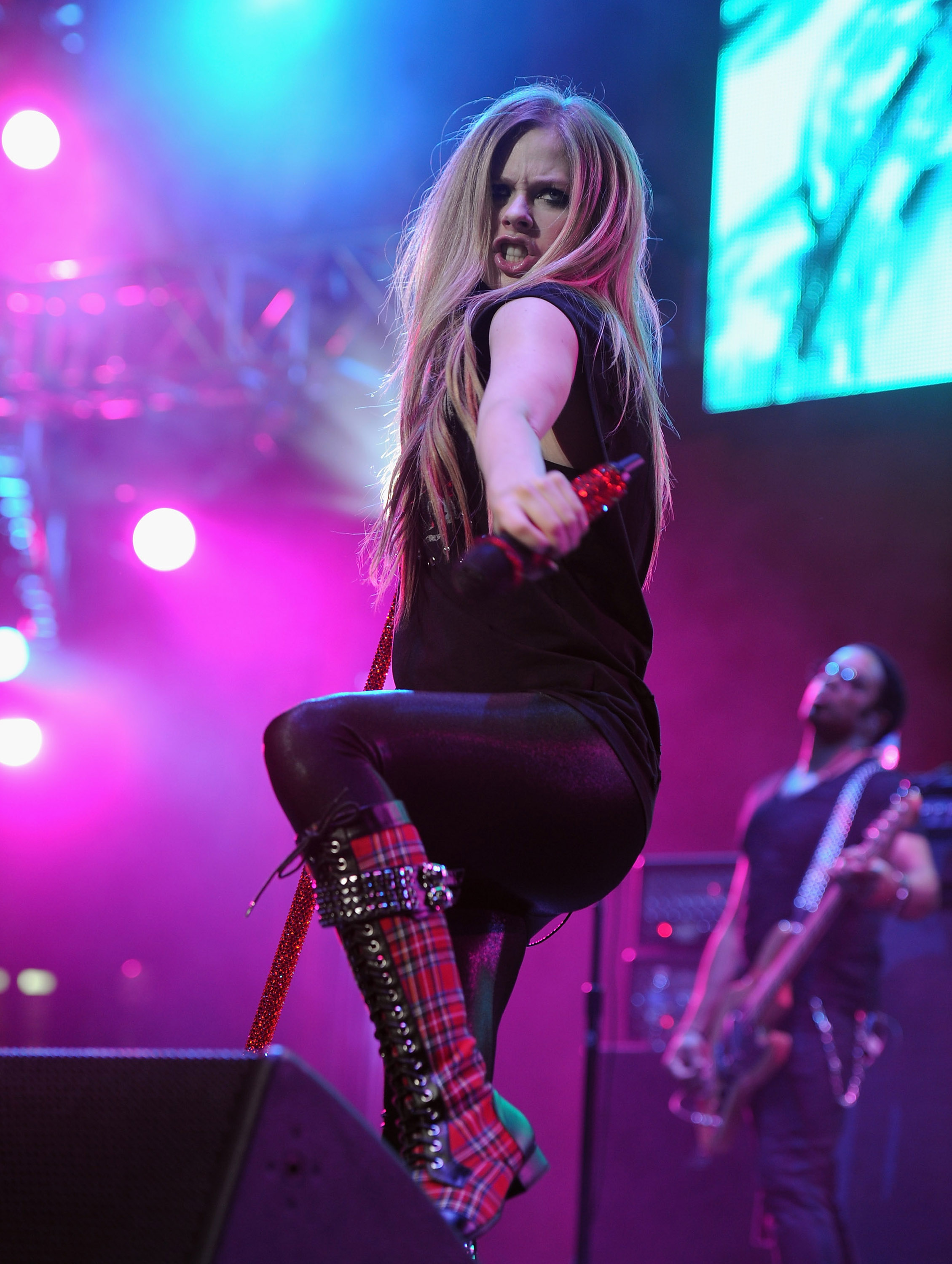 Avril Lavigne celebboardnet blogspot com 5