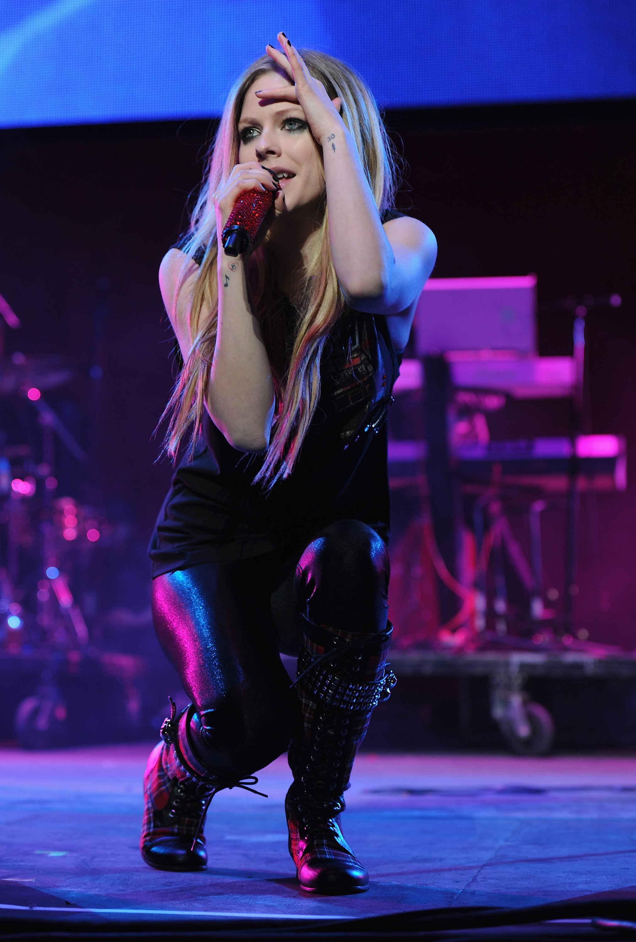 Avril Lavigne celebboardnet blogspot com 6