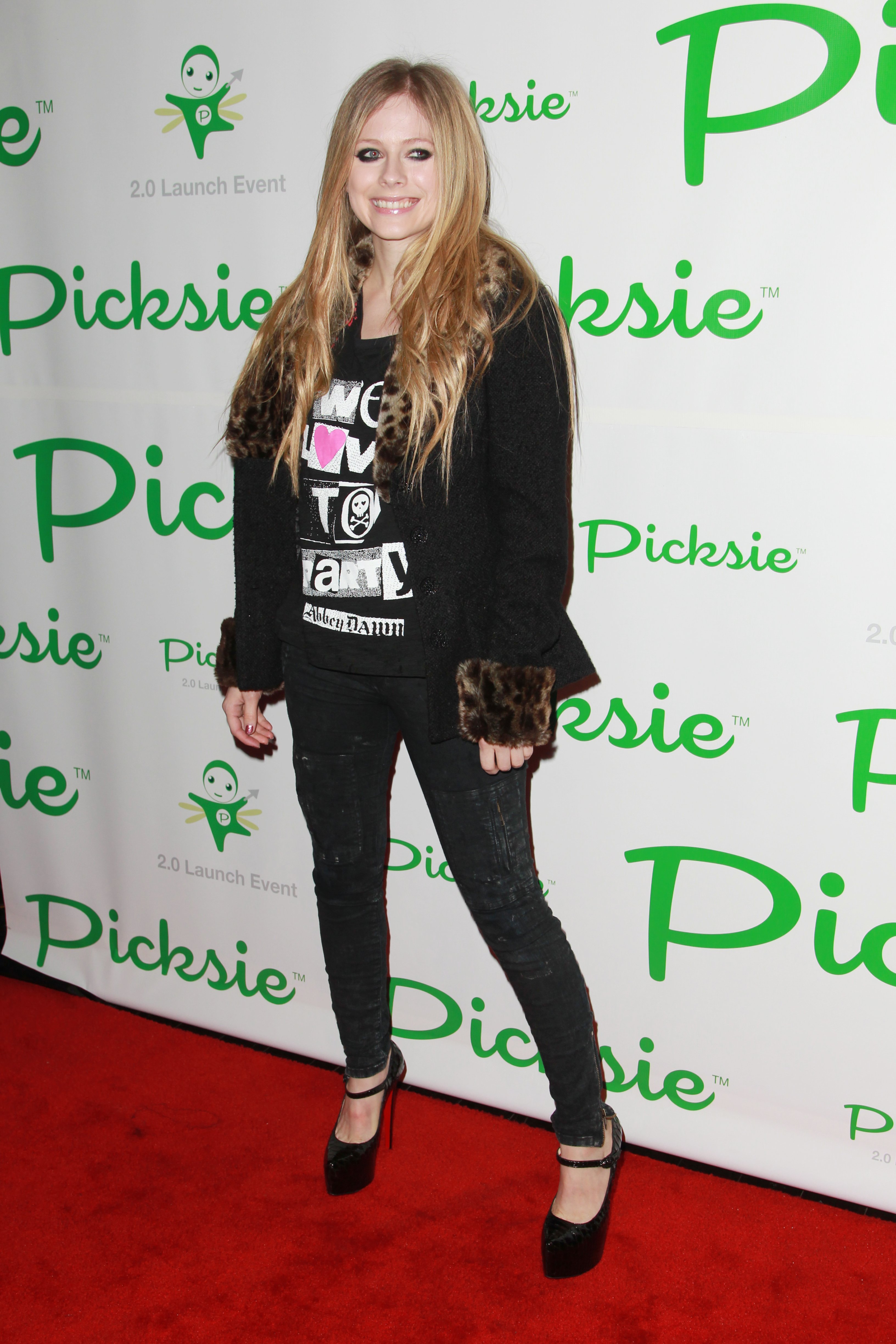 Avril Lavigne celebboardnet blogspot com 4